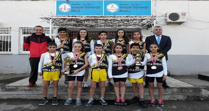 Taytanlı öğrenciler krosta Manisa şampiyonu oldu