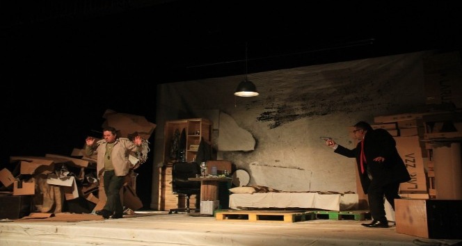 “Gece Boyunca” adlı oyun Kartal’da sahnelendi