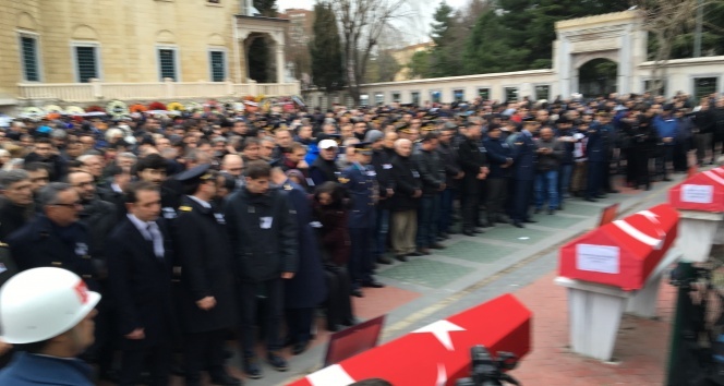 Kırgızistan&#039;da uçak kazasında ölen üç mürettebat için cenaze töreni düzenlendi