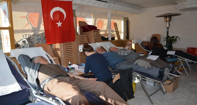 AK Parti Korkuteli ilçe Teşkilatından Kan Bağışı
