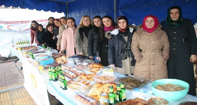 Devrek AK Parti Kadın Kollarından Halep için kermes