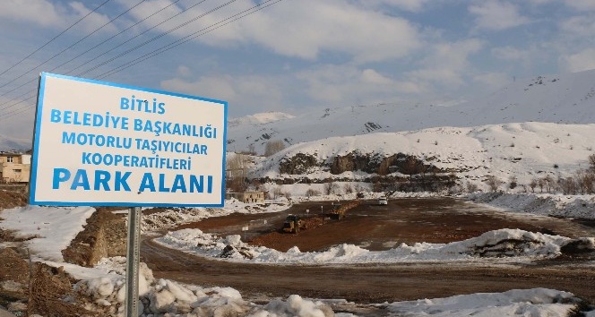 Bitlis Belediyesi yeni otopark alanları oluşturuyor