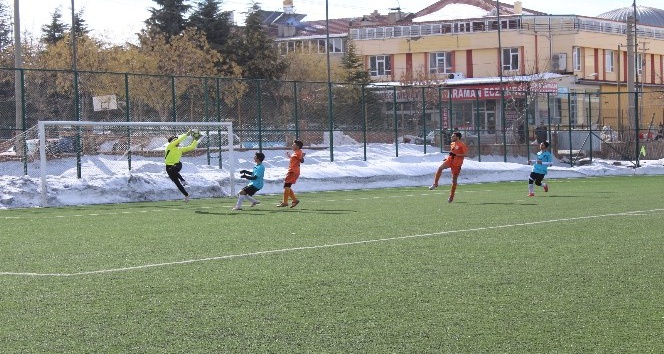 Karaman’da genç erkekler futbol il birinciliği müsabakaları sona erdi