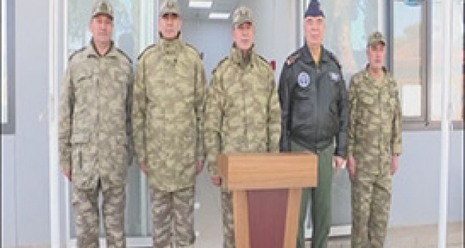 Genelkurmay Başkanı Akar, Gaziantep&#039;teki askeri birlikte incelemede bulundu