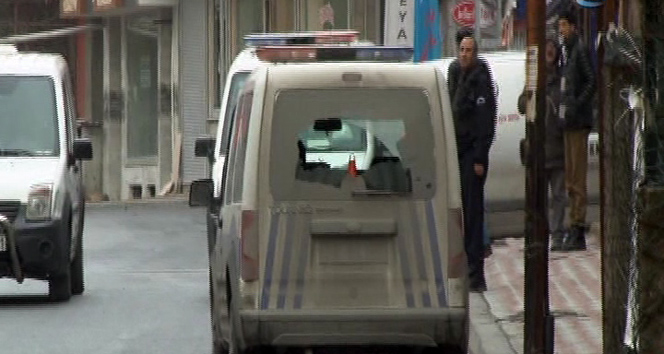 İstanbul Esenyurt&#039;ta polise silahlı saldırı