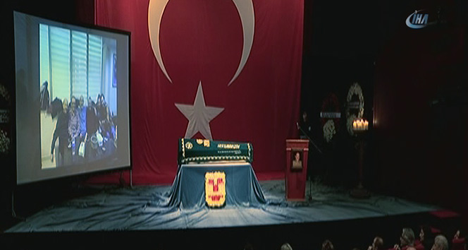 Usta oyuncu Ayberk Atilla için tören düzenlendi