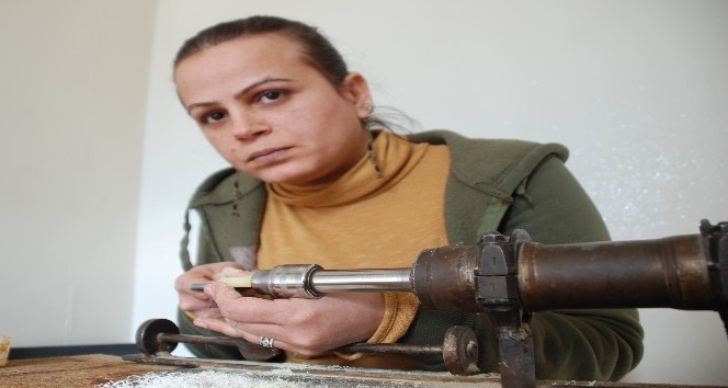 (Özel haber) Kadın tespih ustası erkeklerin tahtını sallıyor