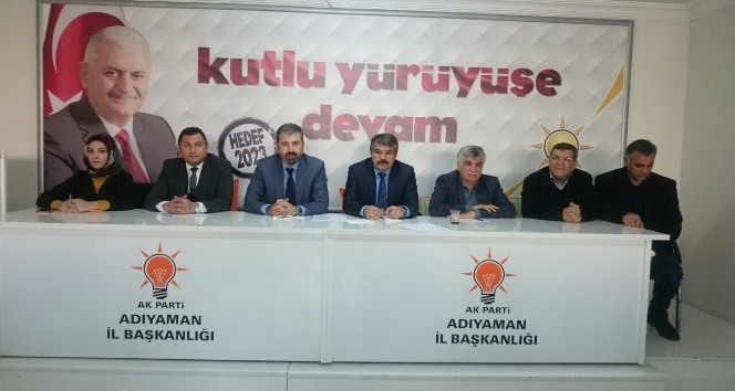 AK Parti eski başkanlarla ‘referandumu’ istişare etti