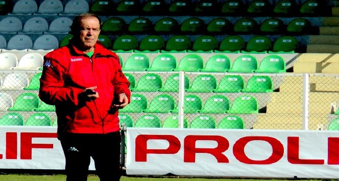 Giresunspor Yücel İldiz ile çıkışa geçti