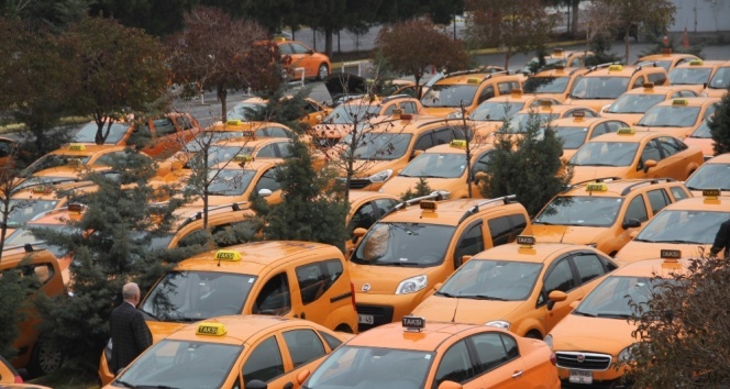 İBB açıkladı! İstanbul&#039;daki taksiler havalimanlarından müşteri alabilecek mi?