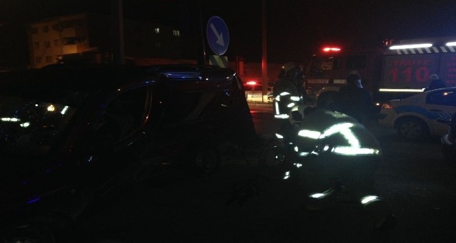Bandırma’da trafik kazası : 3 yaralı