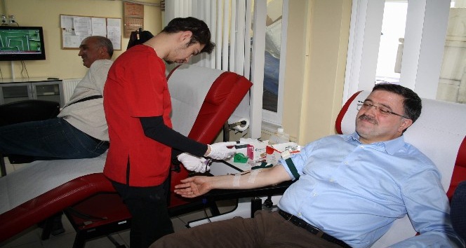 Yozgat AK Parti Milletvekili Başer, kan bağışında bulundu