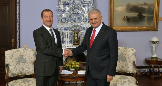 Rusya Başbakanı Medvedev, Başbakan Yıldırım ile bir araya gelecek