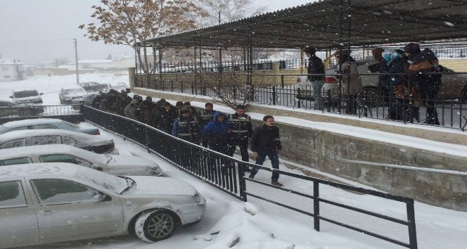 Karaman’da FETÖ/PDY operasyonunda gözaltındaki 15 kişi adliyeye sevk edildi