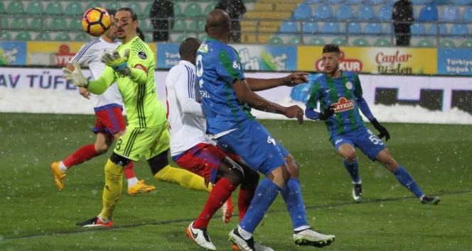 Çaykur Rizespor, Karabükspor&#039;u tek golle geçti
