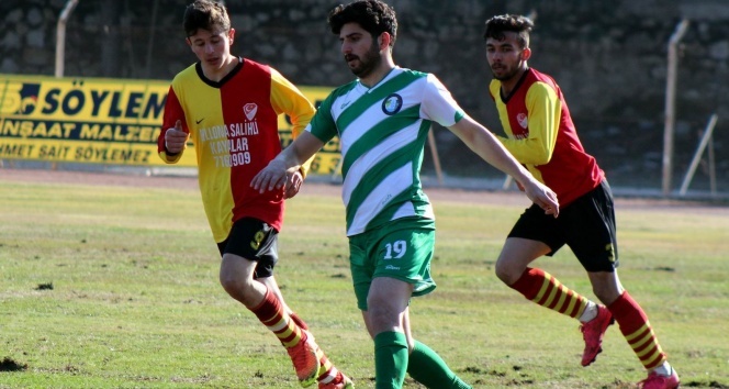 Salihli Belediyespor, 3 puanı 3 golle aldı