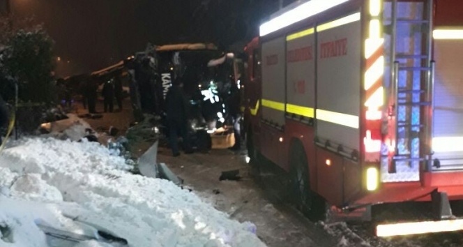 Bartın&#039;da yolcu otobüsü devrildi: 2 ölü, 6 yaralı
