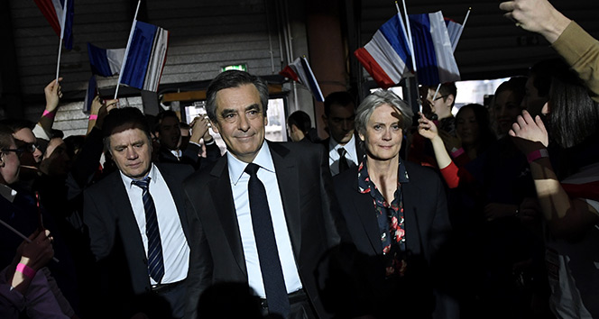 Fillon Cumhurbaşkanlığı adaylığından vazgeçmiyor