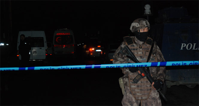 Gaziosmanpaşa&#039;da polise silahlı saldırı: 1 ölü, 1 yaralı