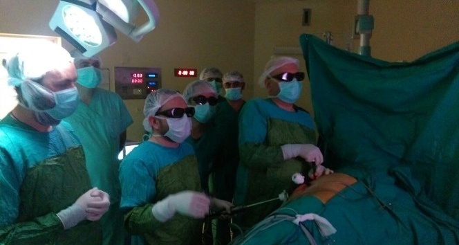 Kafkas Üniversitesi Genel Cerrahi Kliniği’nde 3 boyutlu ameliyat