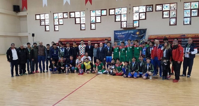 Anadolu Ateşi Hokey Takımı şampiyon olarak 2.lige yükseldi