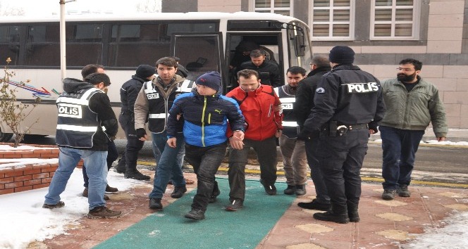 FETÖ’nün askeri okul yapılanması soruşturmasında 8 kişi tutuklandı