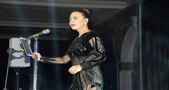 Ebru Gündeş 14 Şubat’ta sevgililer için söyleyecek