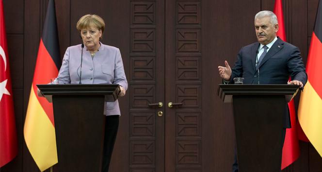 Başbakan Yıldırım ve Merkel&#039;den Kılıçdaroğlu&#039;nun o iddiasına cevap