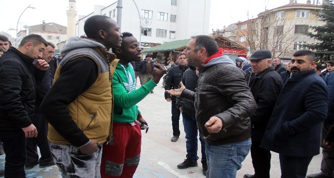 Bolu’da Nijeryalı öğrenciler ile vatandaşlar arasında tekme tokat kavga