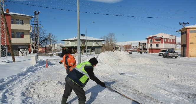 Ardahan’da karla mücadele çalışmaları