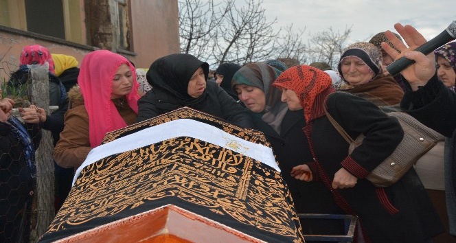 Bursa’da kocası tarafından öldürülen kadın Sinop’ta toprağa verildi