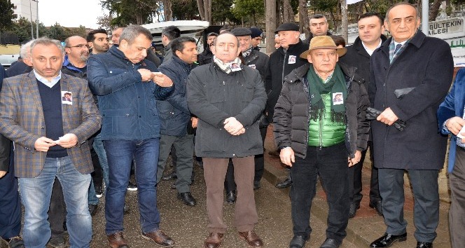 Adnan Kahveci kabri başında anıldı