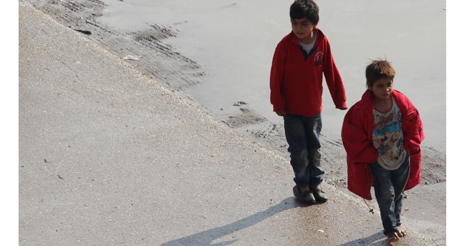 Adana'da Suriyeli çocukların yürek sızlatan görüntüsü