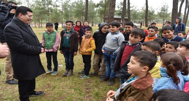 Suriyeli çocuklar Kepez’de eğlendi