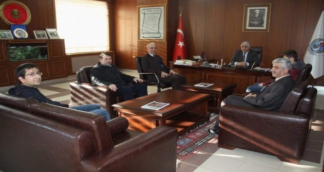 Sorgun Belediye Başkanı Ahmet Şimşek, TEOG birincisini ödüllendirdi