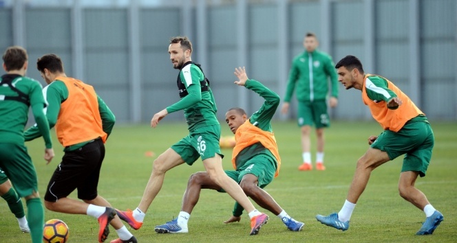 Bursaspor’un Fenerbahçe mesaisi sürüyor