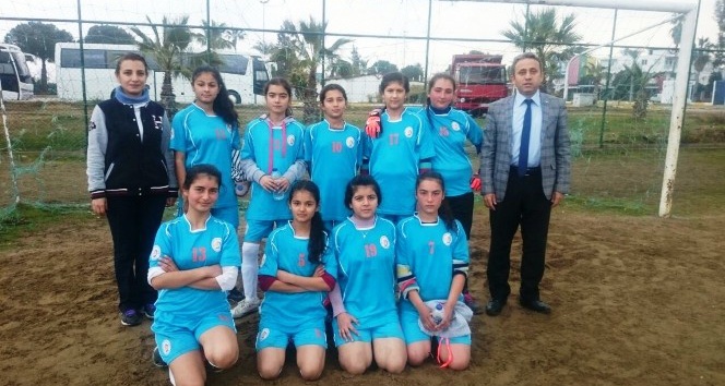 Serik’te Okul Sporları Yıldız Kızlar Futbol ilçe birinciliği yapıldı