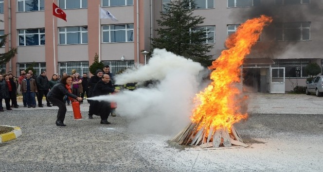 Lüleburgaz Meslek Yüksek Okulunda yangın tatbikatı
