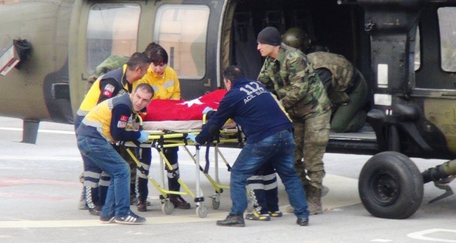 El Bab’da yaralanan askerler ile şehit Türkiye’ye getirildi