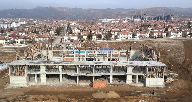 Elazığ’da 15 Temmuz Şehitleri Spor Salonunun inşası devam ediyor