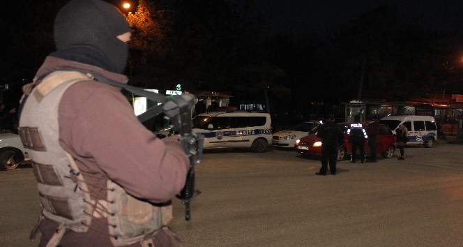 Elazığ’daki &quot; Huzur-Güven&quot; uygulamasında 4 aranan şahıs yakalandı