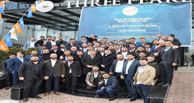AK Partili gençler referandum çalışmaları öncesi Trabzon’da toplandı