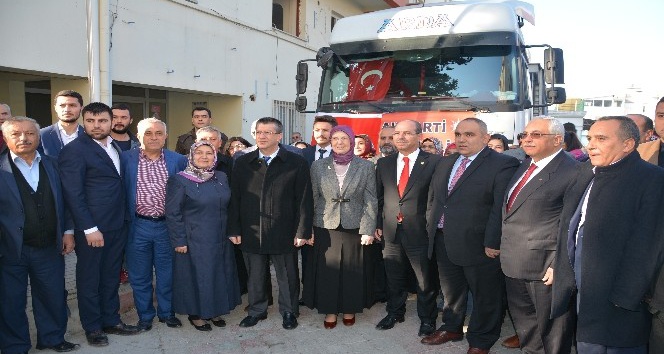 AK Parti Kadirli İlçe Teşkilatı’ndan Suriyelilere yardım