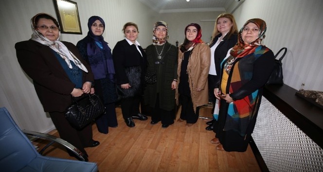 Bakan Soylu’nun eşi Hamdiye Soylu belediyenin sosyal ve kültürel çalışmalarını inceledi