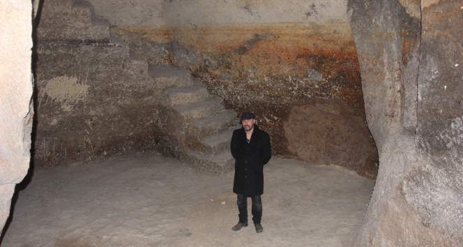 Gaziantep&#039;te tarihi evin altında asırlık mağara buldu