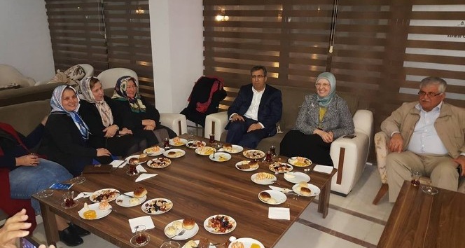Eski Bakan ve Ak Parti Milletvekili Sema Ramazanoğlu Sandıklı’da mola verdi