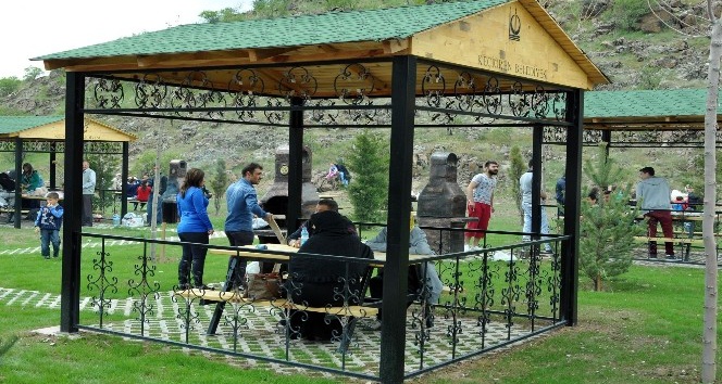 Kartaltepe Kent Ormanı’nda aynı anda 2 bin 222 kişi piknik yapabilecek