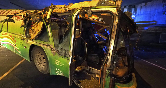 Tayvan&#039;da turist otobüsü devrildi: 32 ölü