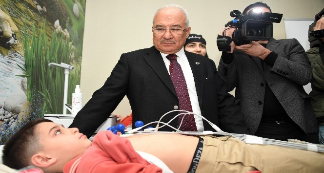 ‘Minik Kalpler’ projesi ile bin 700 ilkokul öğrencisi kalp taramasından geçirildi