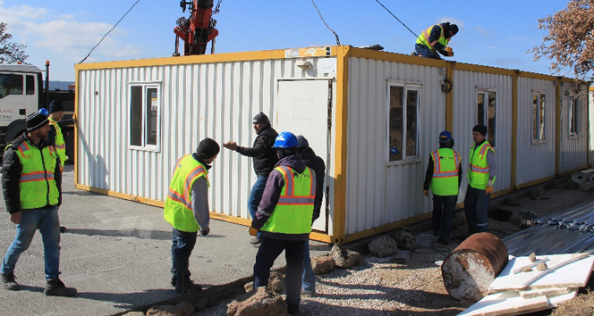 Deprem bölgesinde konteyner okullar kuruluyor
